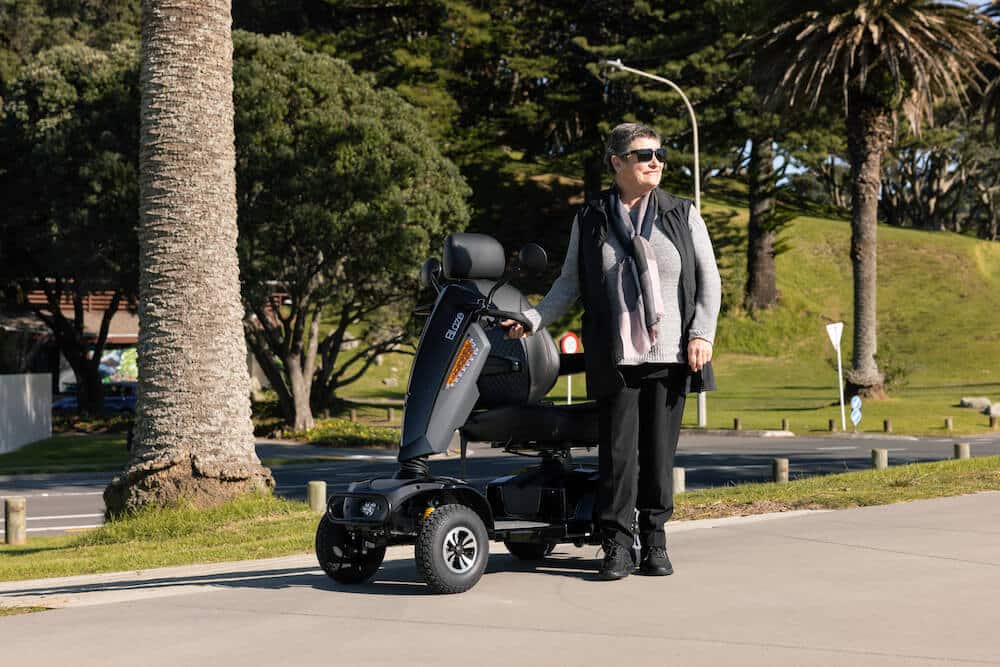 Cubro Blaze mobility scooter - Red - Image 16