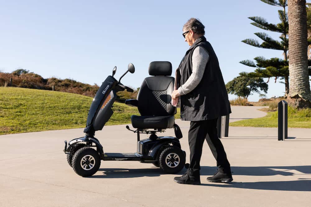 Cubro Blaze mobility scooter - Red - Image 15