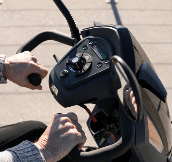 Cubro Blaze mobility scooter - Red - Image 9